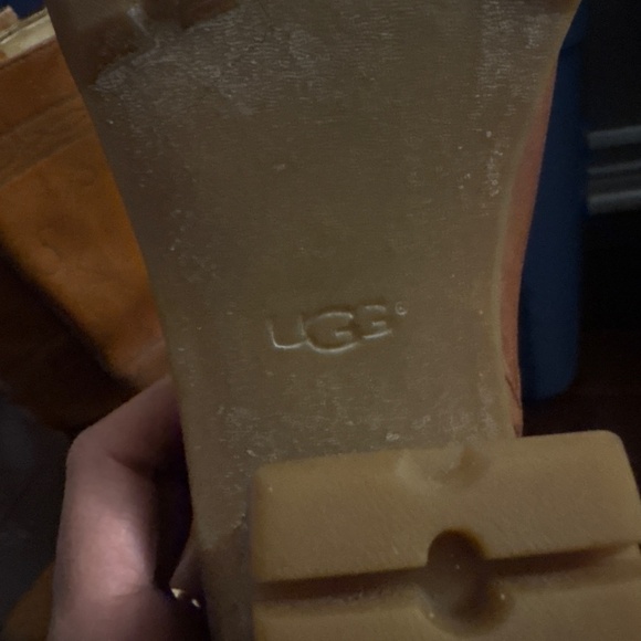 Ugg leather boots warm liking rubber sole with tread size - Picture 8 of 9